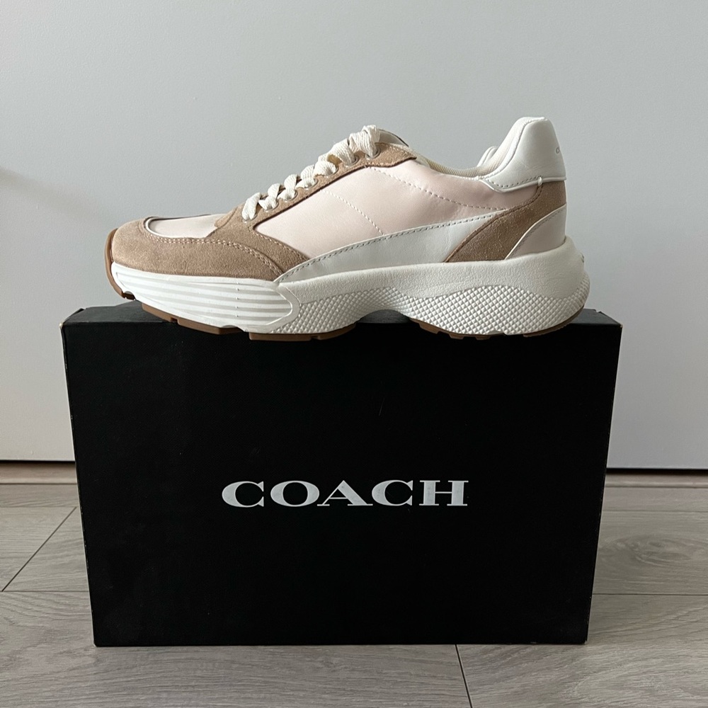 New Coach Sneakers 7.5